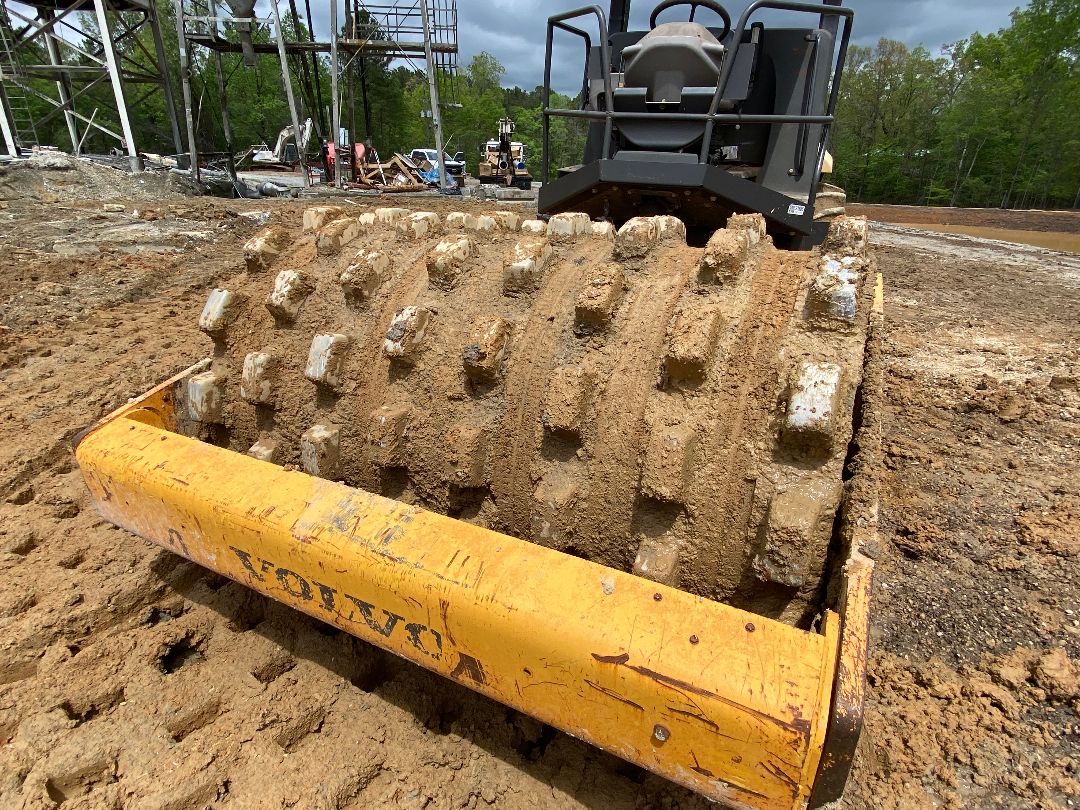 2014 VOLVO SD115 - Image 8